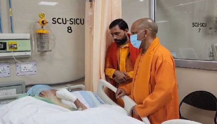 मुख्यमंत्री योगी आदित्यनाथ ने दी आचार्य सत्येंद्र दास को श्रद्धांजलि