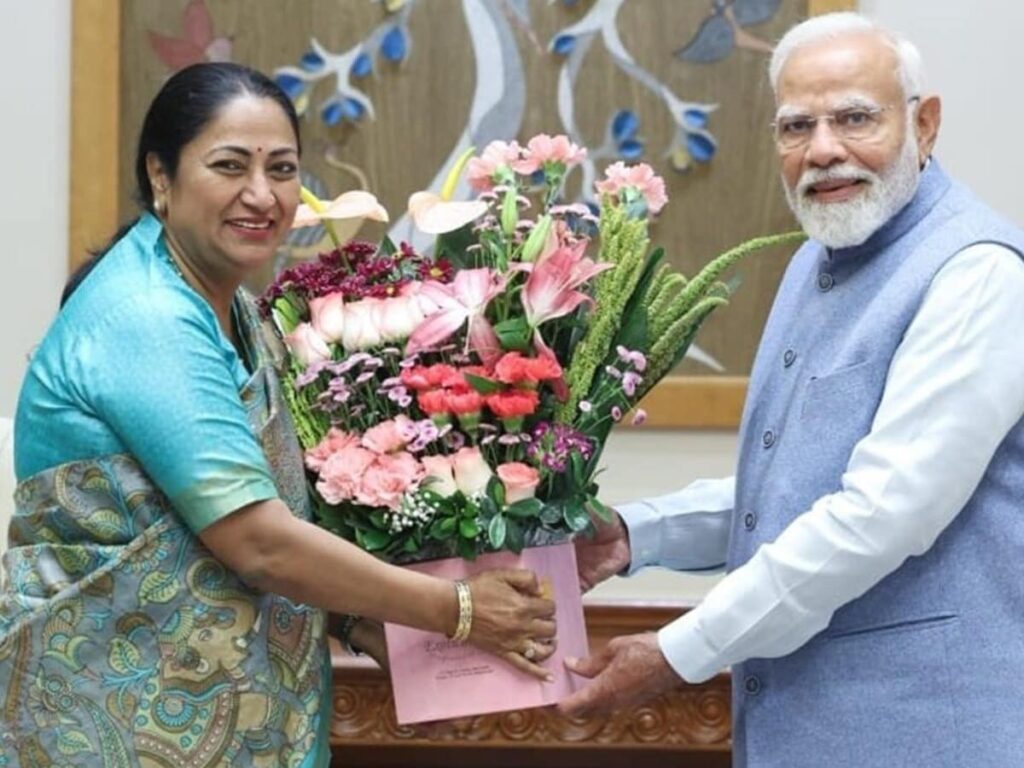 Delhi CM रेखा गुप्ता की PM मोदी से की मुलाकात