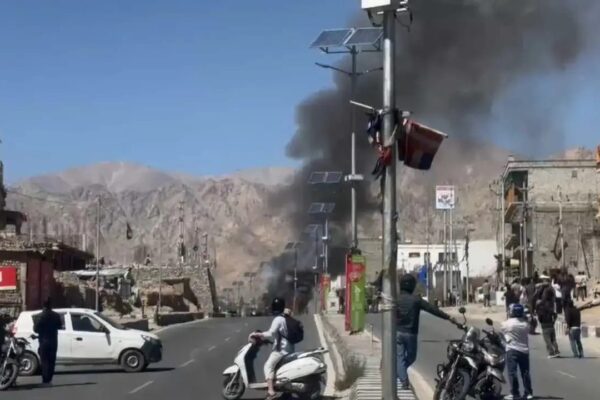 संवाद से समाधान तक: लेह-लद्दाख में हिंसा का सबक