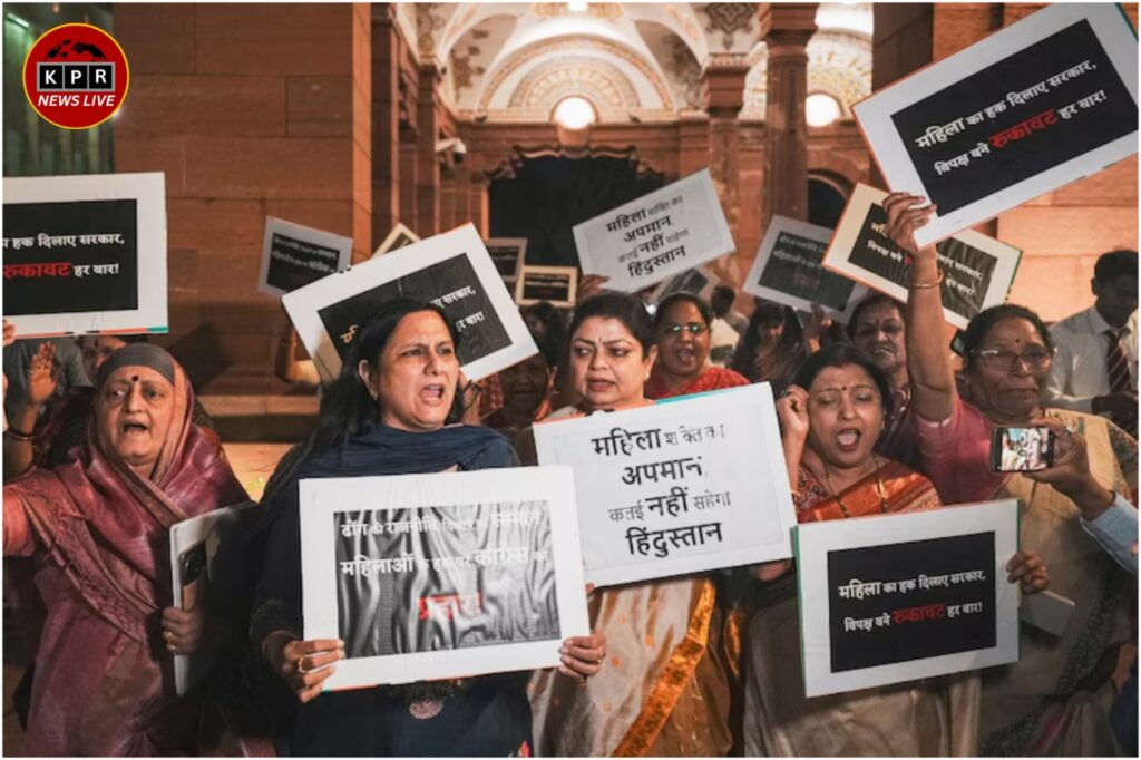 महिला आरक्षण पर खेला